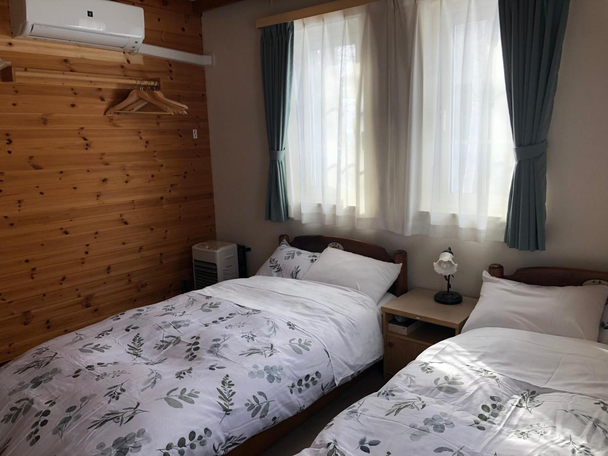 Bed & Breakfast Locomotion